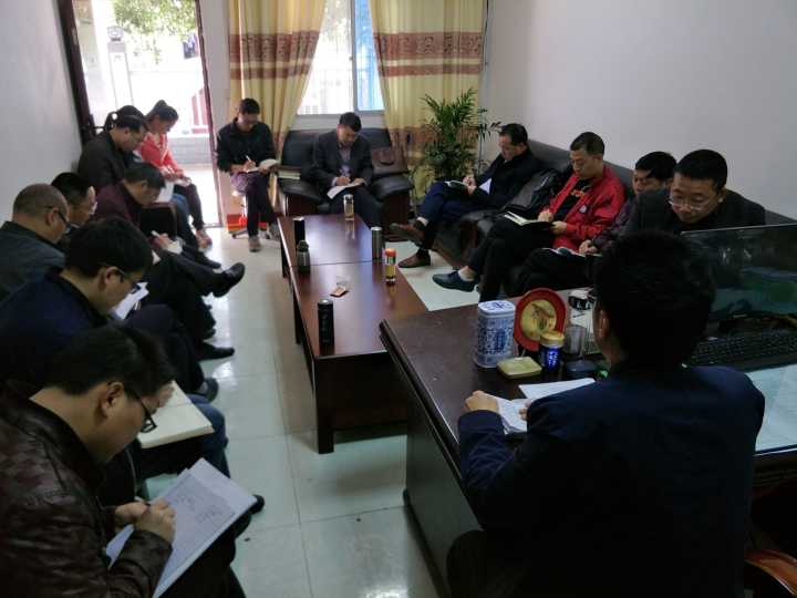 县教研室到石灶小学视导教育教学工作